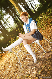 Scarlett Foxett Confidently Showcases Her Excellent Assets In A Outdoor Shoot