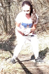 Black-haired Vinna Reed Pisses In The Suburb